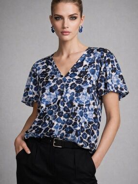 Vince Camuto French Blue Floral Blouse XS Flutter Sleeve V-Neck Elastic Hem NWT